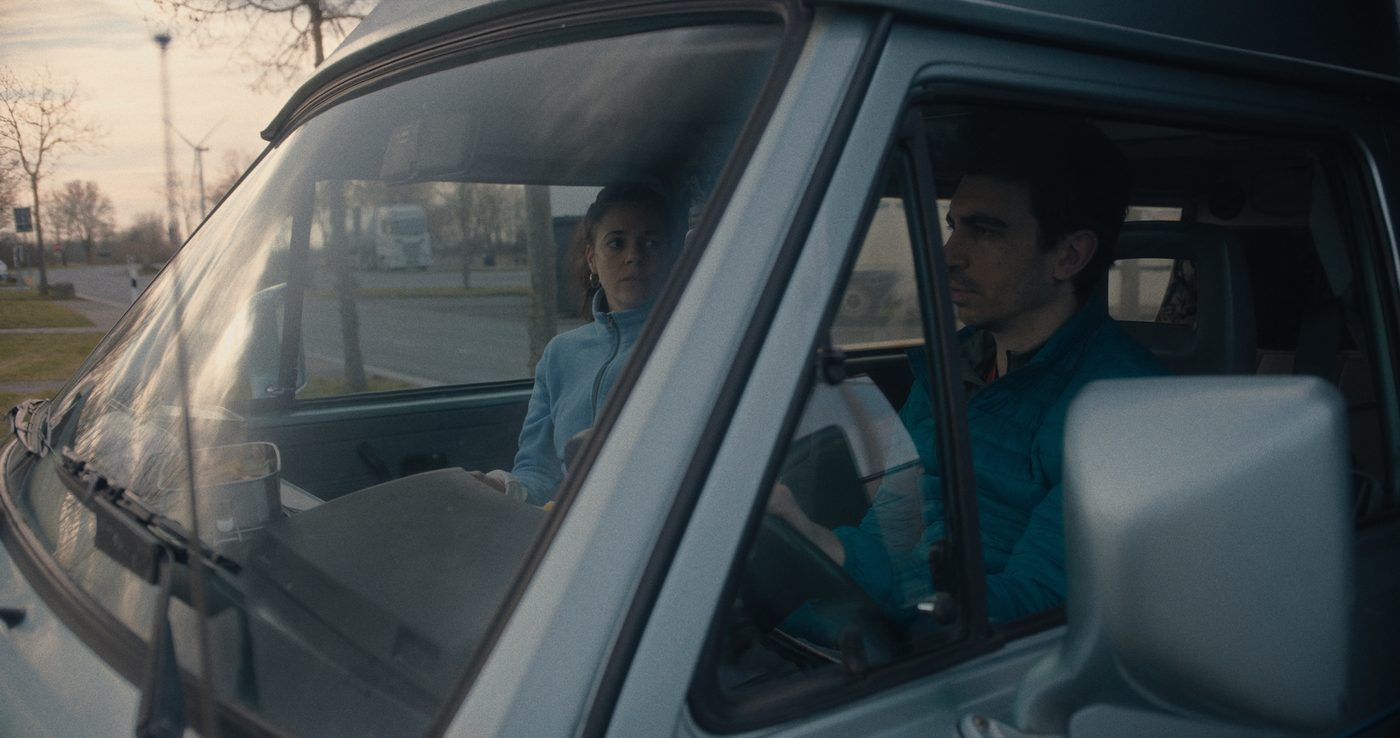 BLAUE STUNDE — Still 2