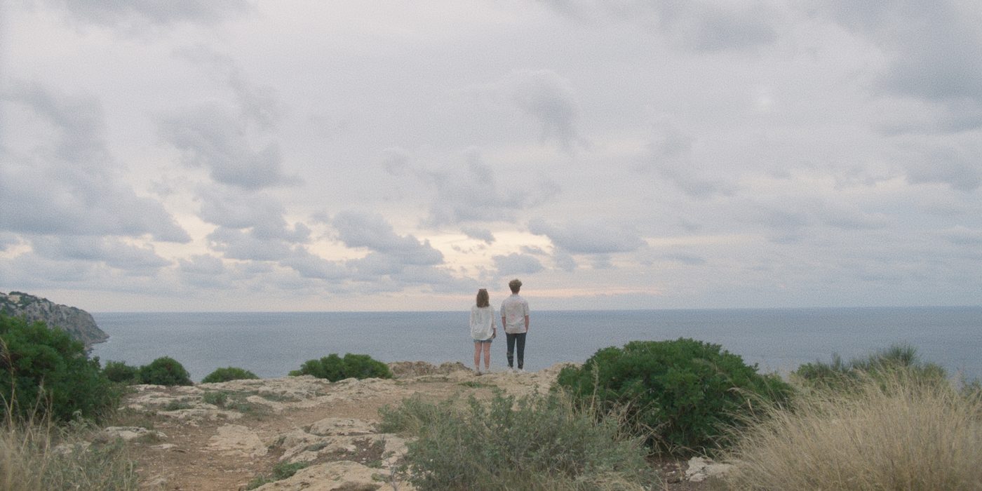 MORGEN IRGENDWO AM MEER — Still 5